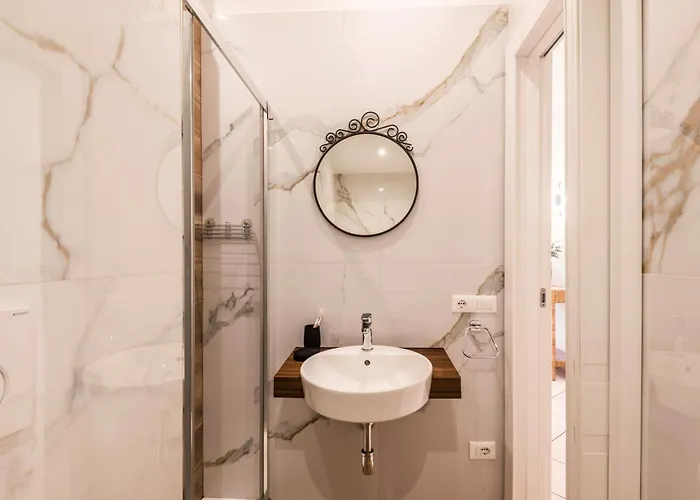 Apartamento The Rent - Bright Three-bedroom Along The Tiber River *