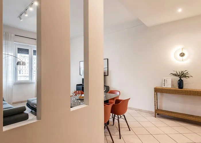 The Rent - Bright Three-bedroom Along The Tiber River Roma
