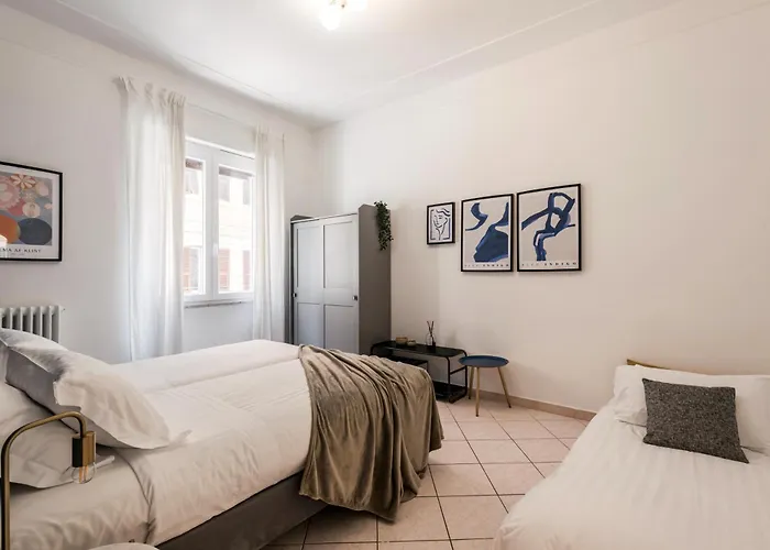 The Rent - Bright Three-bedroom Along The Tiber River *
