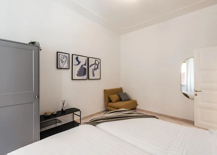 Apartamento The Rent - Bright Three-bedroom Along The Tiber River