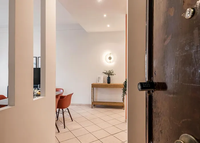 Apartamento The Rent - Bright Three-bedroom Along The Tiber River *