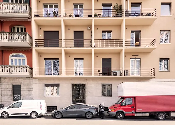 The Rent - Bright Three-bedroom Along The Tiber River Rome