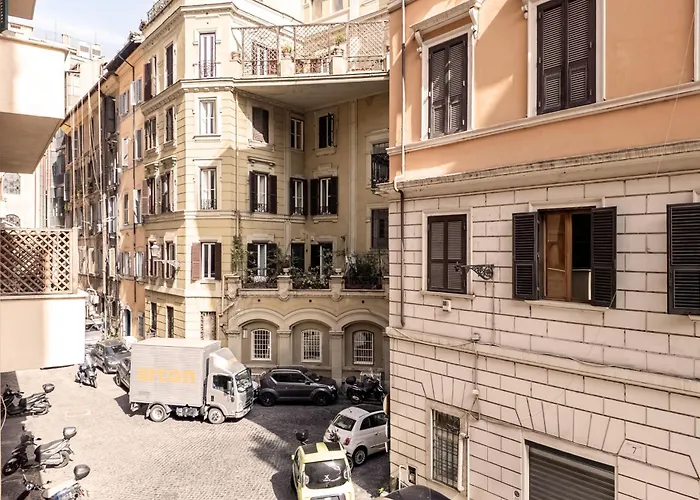 The Rent - Bright Three-bedroom Along The Tiber River *