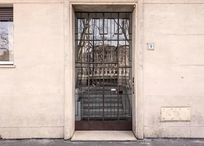 The Rent - Bright Three-bedroom Along The Tiber River * Roma